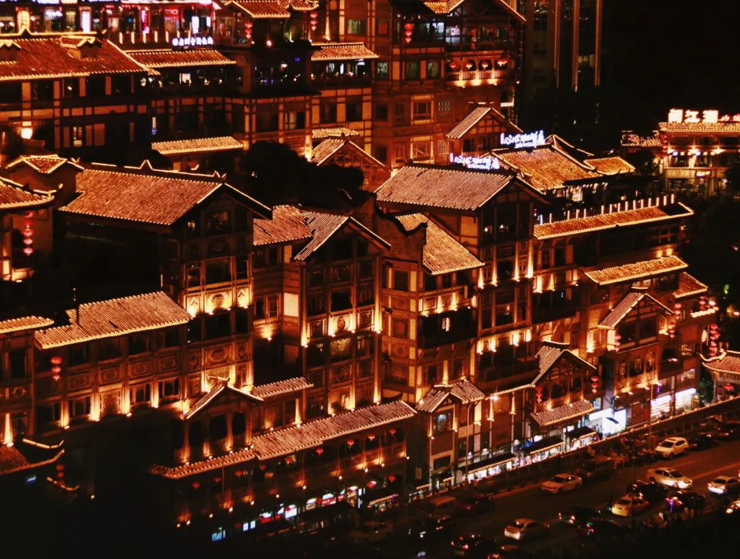 我们用25张图，去拆开8.2402万平方公里的重庆