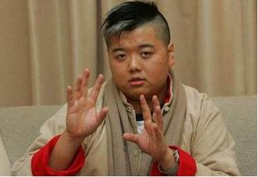 周星驰功夫吊威亚,周星驰吊威亚的镜头