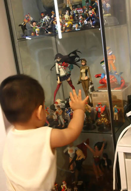 价值千万的手办被熊孩子弄坏后续,自家珍藏的手办被熊孩子毁了一地