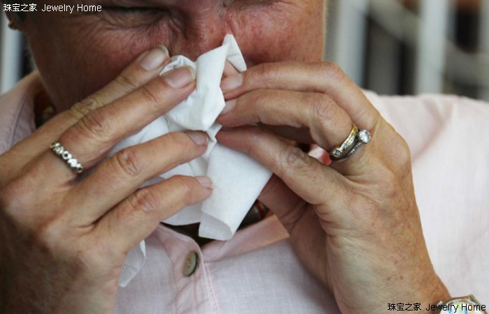 酒精对金戒指有影响吗,戒指用酒精擦有影响吗