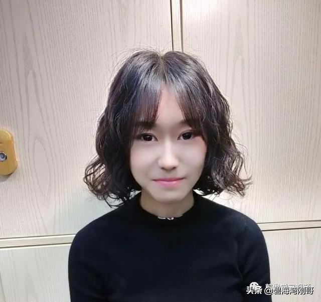 2020年最流行的发型气垫烫锁骨发,2020年最流行烫的锁骨发型