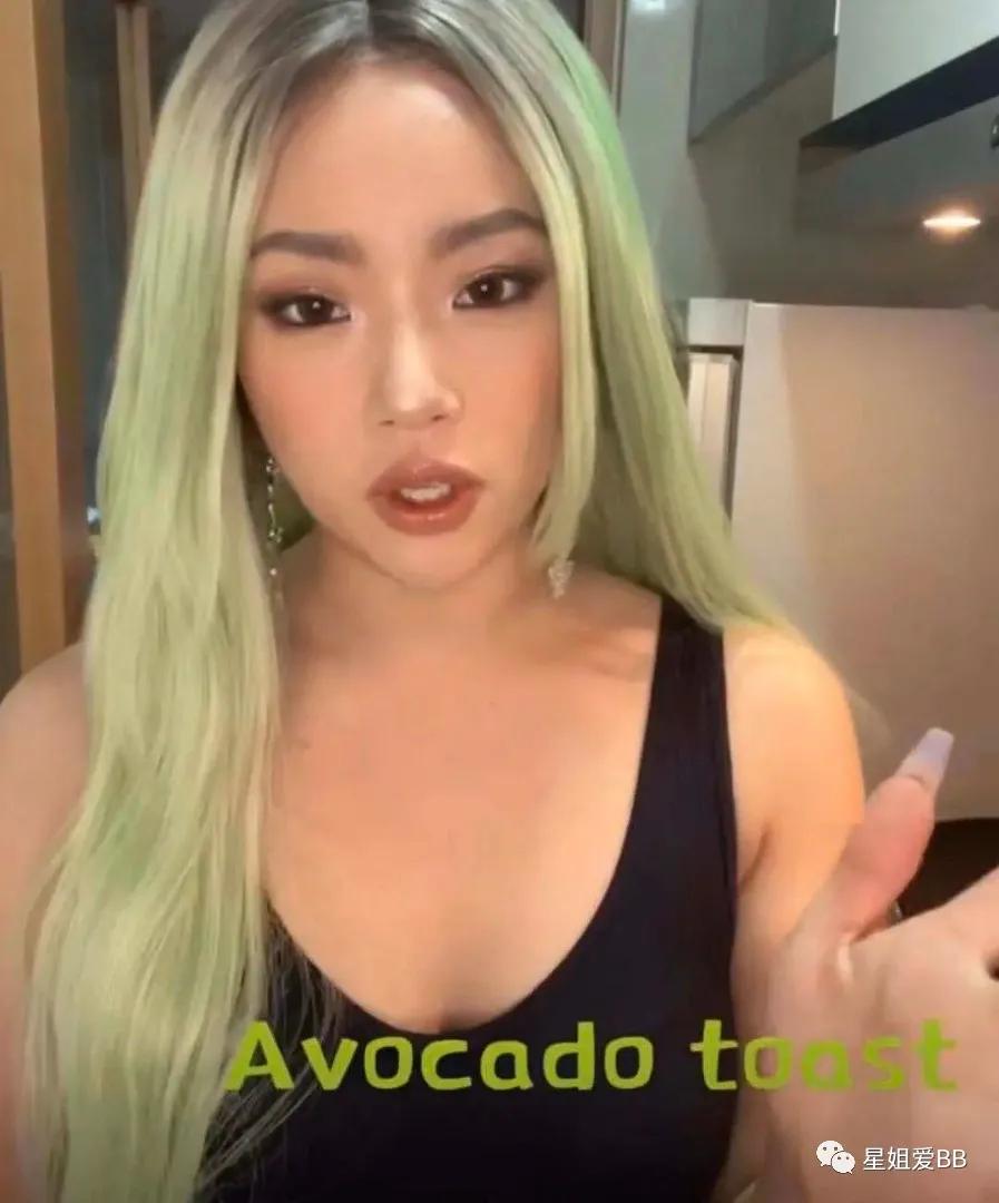 比新发色更抢眼的是她的微博改了两个字？