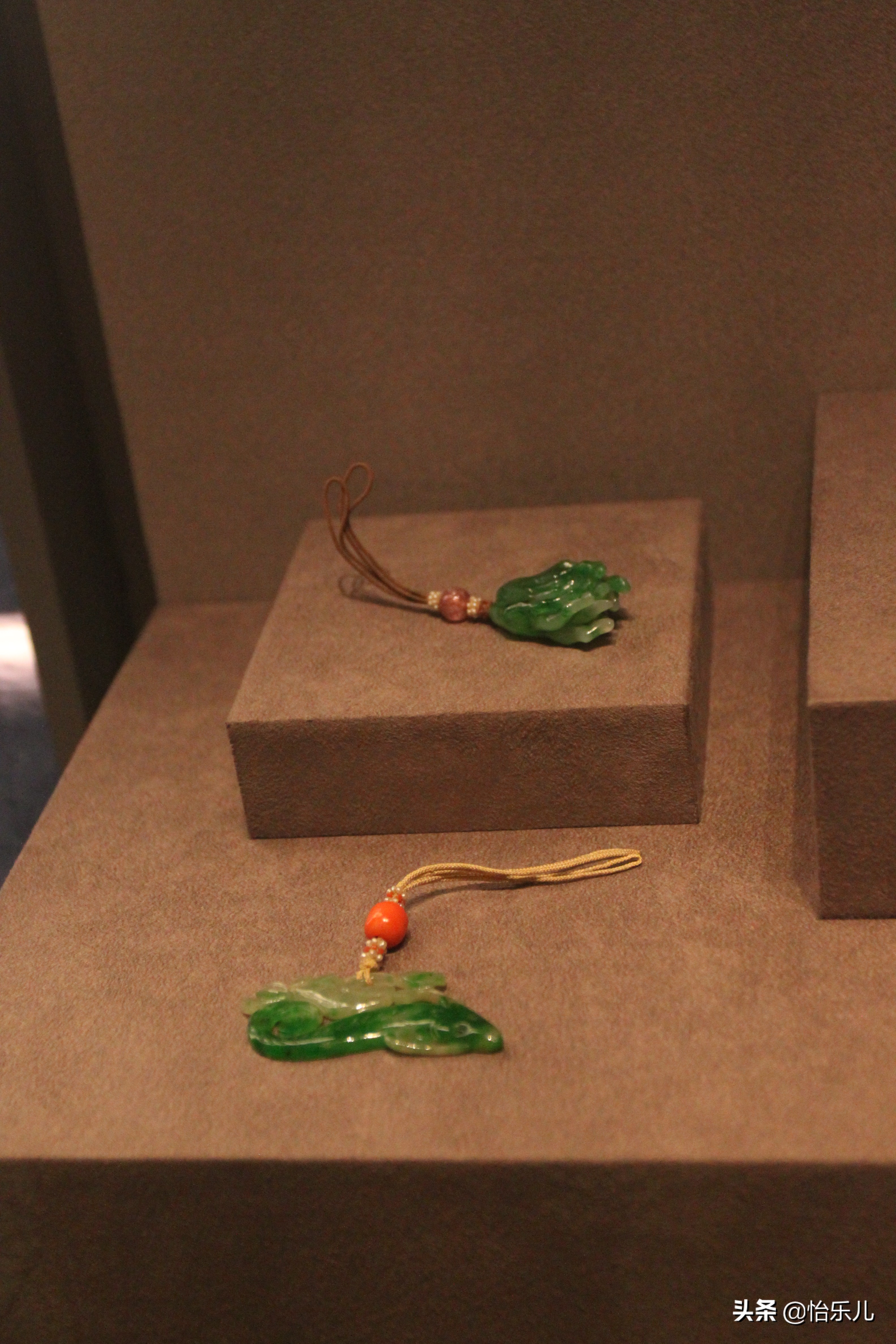 乾隆时期翡翠饰品,乾隆咸鱼翻身