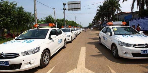 富阳科目三考试挂科两次,科目三挂科了两次正常么