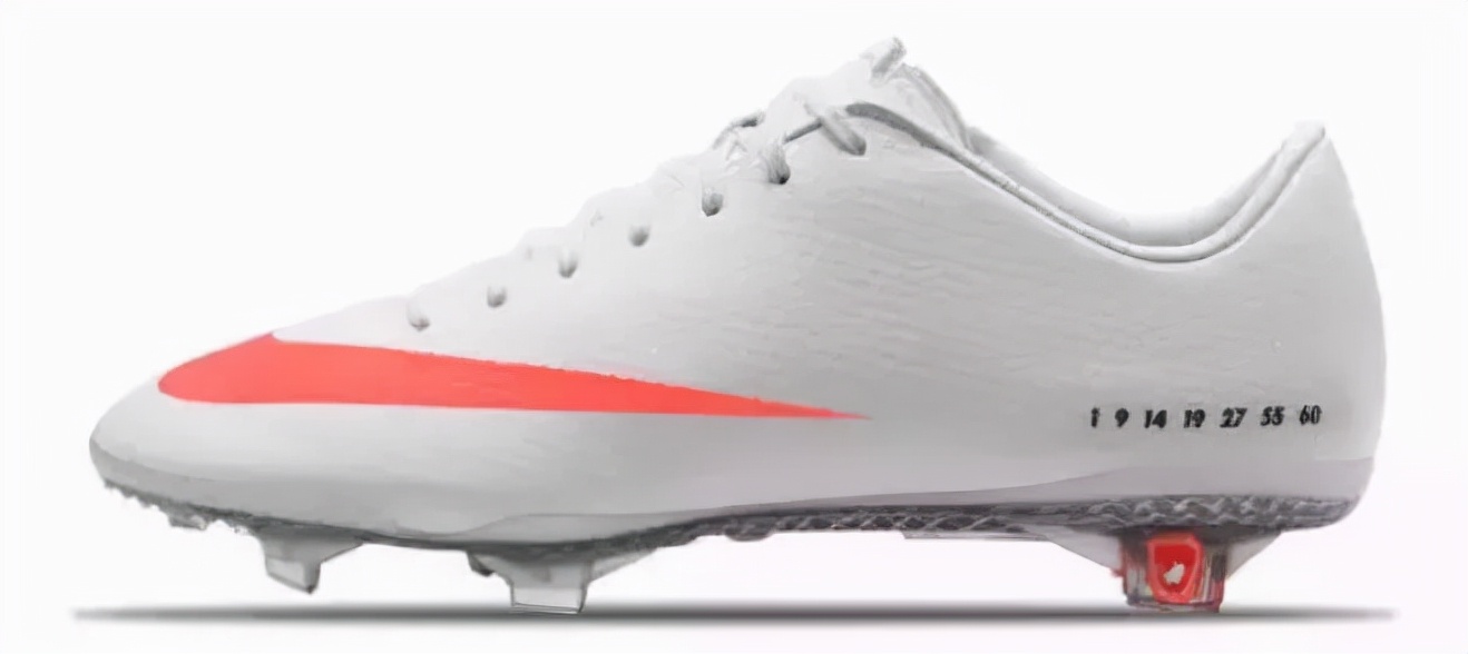 c罗1.36亿美元,c罗一年收入多少钱啊