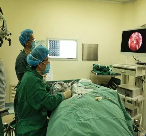 耳朵里的细菌吃骨头,耳朵里面会有什么病