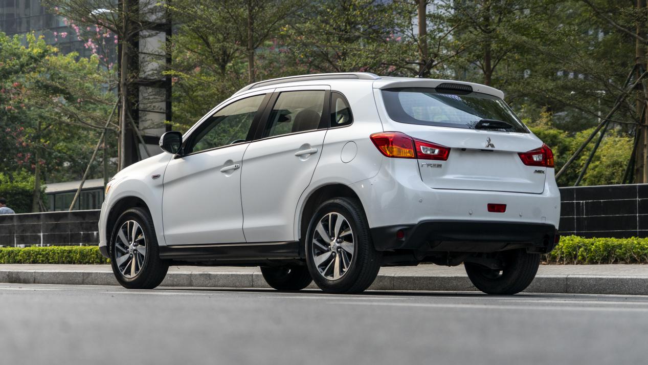 不要柔柔弱弱就要轰轰烈女汉子告诉你为啥选劲炫