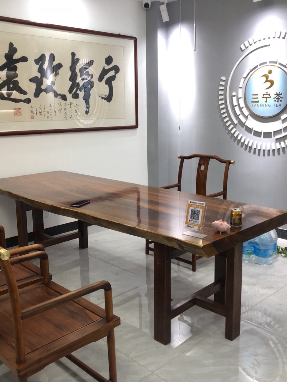 最便宜不开裂的实木大板排名,怎样分别实木大板是真的实木大板