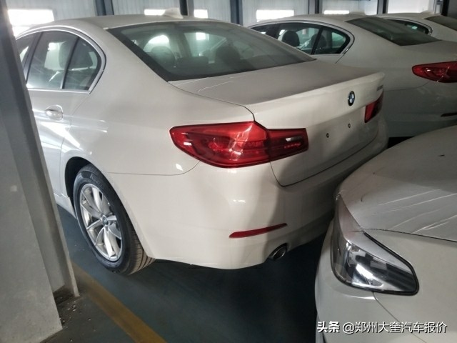 宝马520li报价,17款宝马520i和520li哪个好