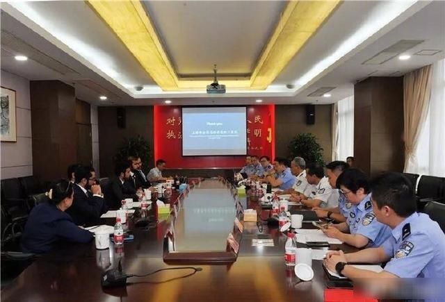 中国进口迪拜奢侈品,迪拜中国奢侈品店