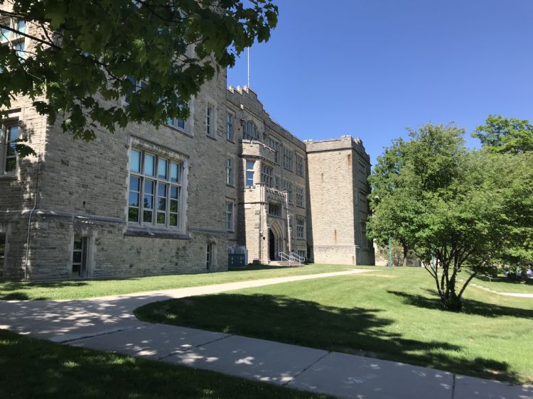 西三一大学相当国内哪所大学,西三一到底怎么样