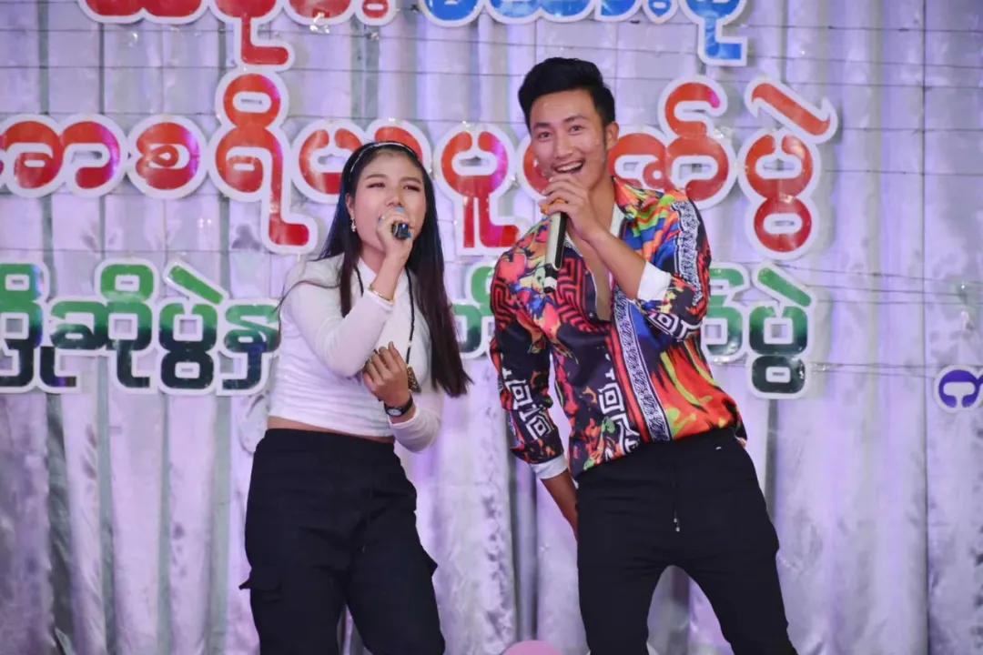 缅甸妹子创业视频,缅甸妹子跨国摆地摊