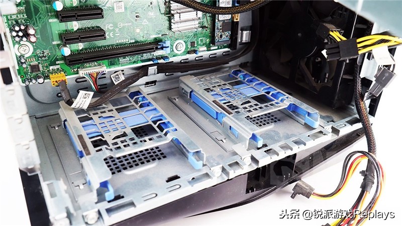 alienware外星人背部灯光,外星人全家桶颜值