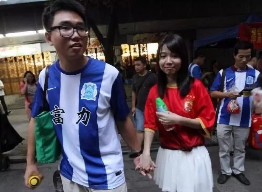 恒大为什么会变成富力球迷,本周三