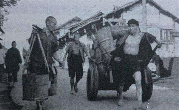 他是北京“掏粪霸主”，曾强占36条粪道，买下数百多套房子