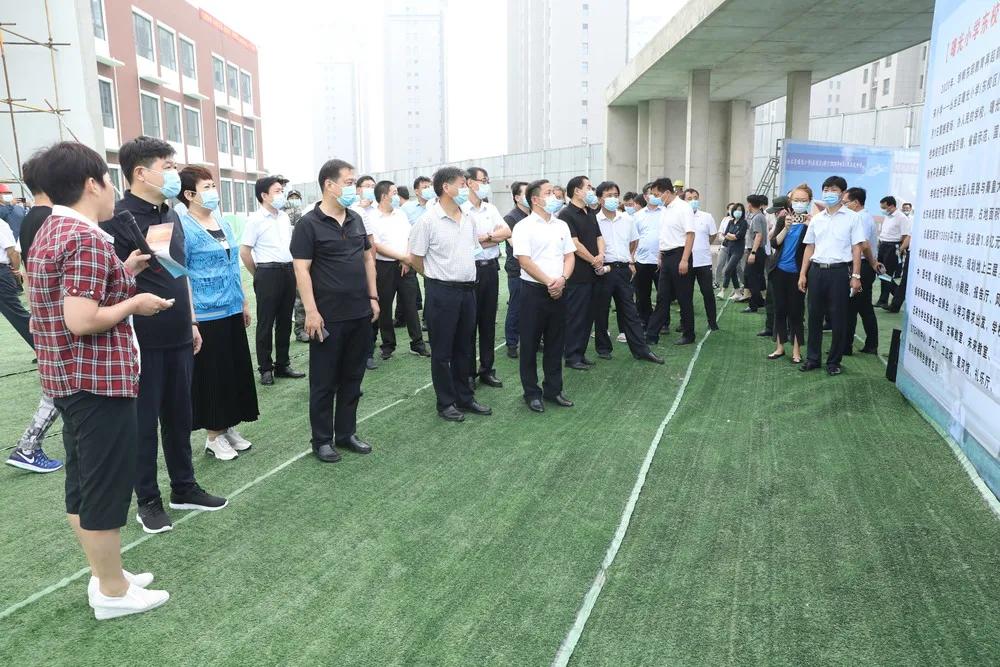 丛台区教体局领导,区教育局领导来我校观摩指导工作