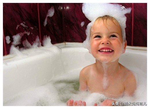 冬天洗澡时，这5种坑娃方式会伤害宝宝，然而很多宝妈依然喜欢做