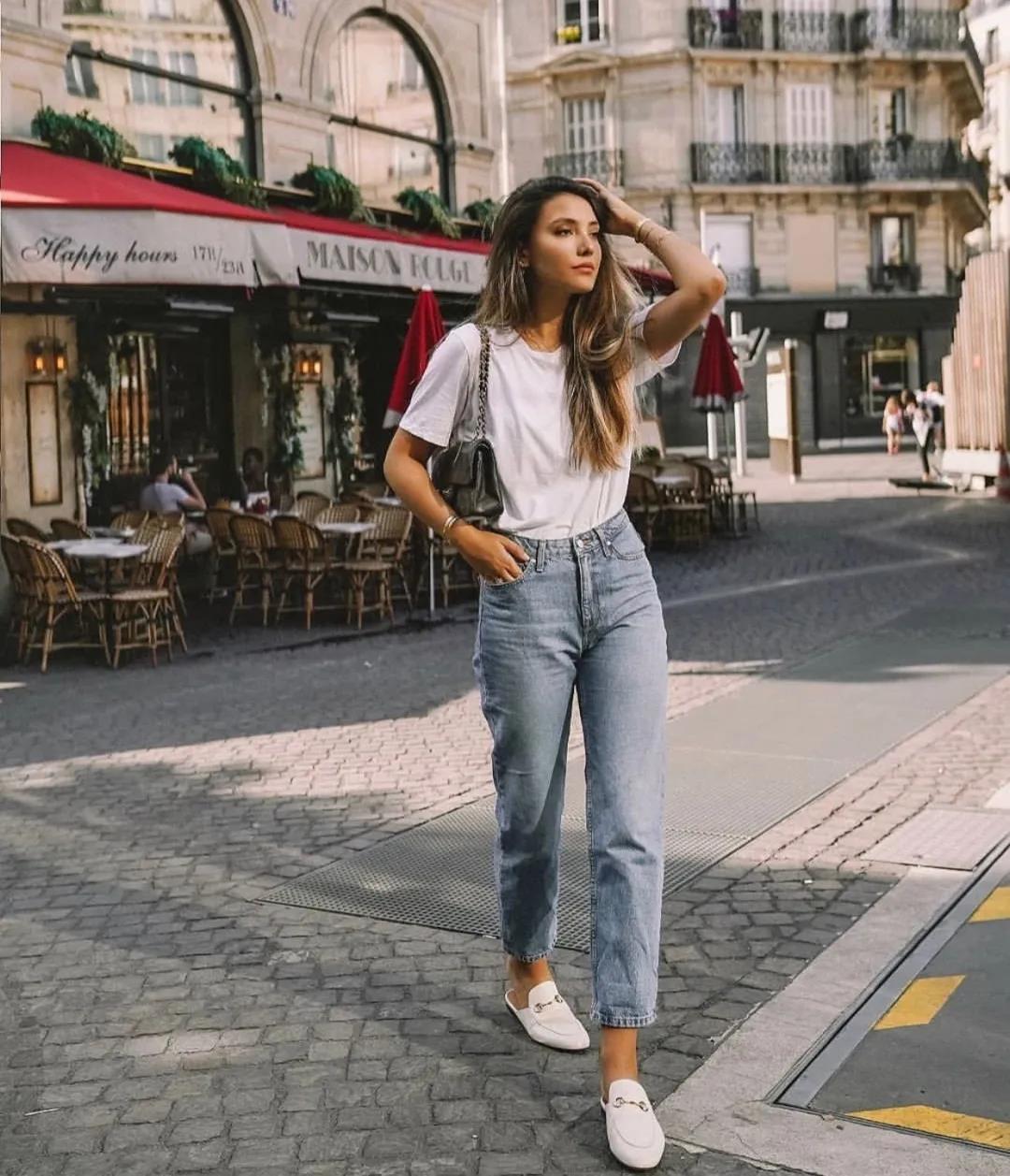 微胖女人穿T恤时，要记住“4不要”，不然显胖还显矮，很没气质