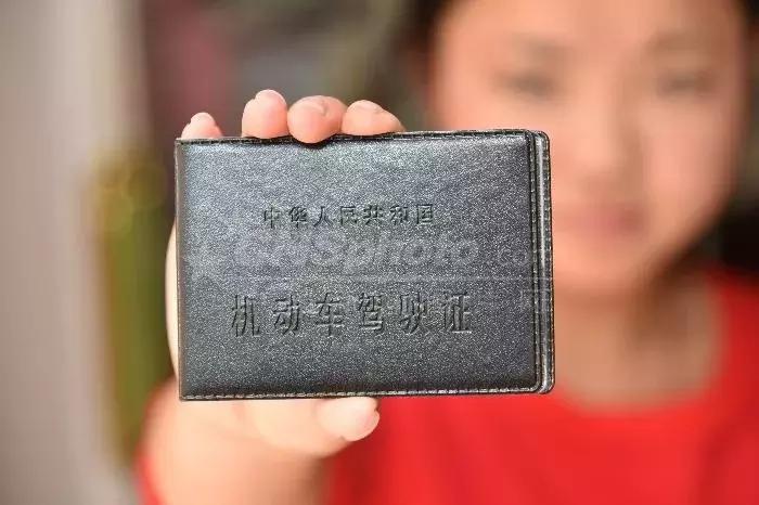 石家庄同一人名下两辆车互换车牌,石家庄两个车牌限行更换车牌政策