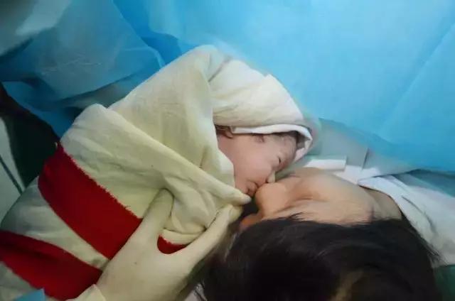 牡丹妇产医院*党**支部为“脑瘫妈妈”*党**晶晶公益募捐