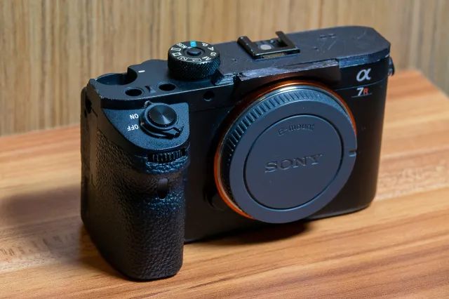 切了顶的SonyA7RII,能否变身成高像素版A7C?