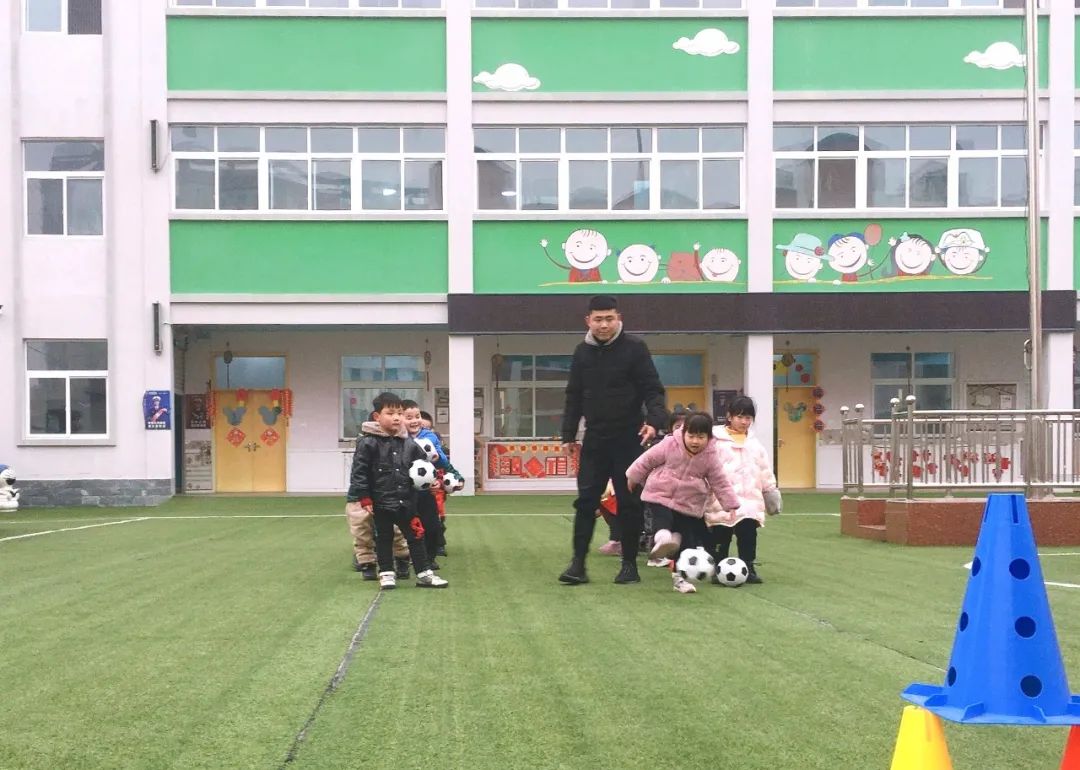 幼儿园足球展示活动方案,幼儿园足球展示活动