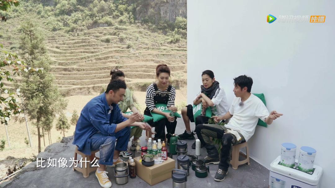 倪萍60岁再入圈，用10年不哭，成为了如今的“国综宝藏”