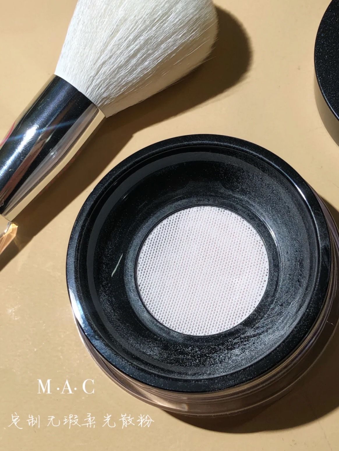 粉底液卡粉浮粉斑驳怎么办,unny粉底液干皮怎么涂不卡粉浮粉