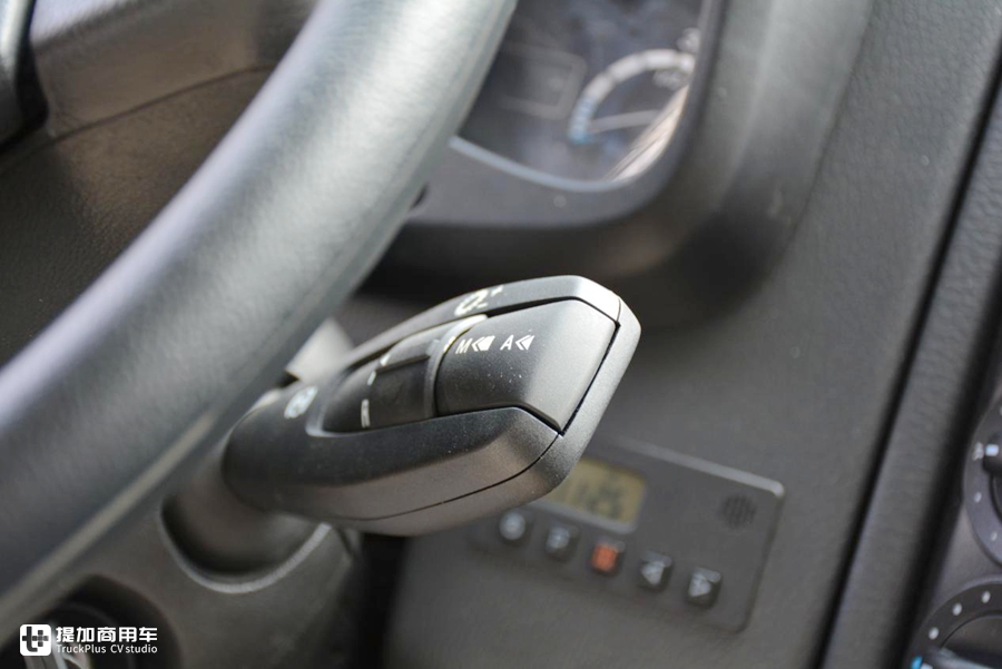 东风越野房车2021款乌尼莫克u5000,全时四驱乌尼莫克越野房车