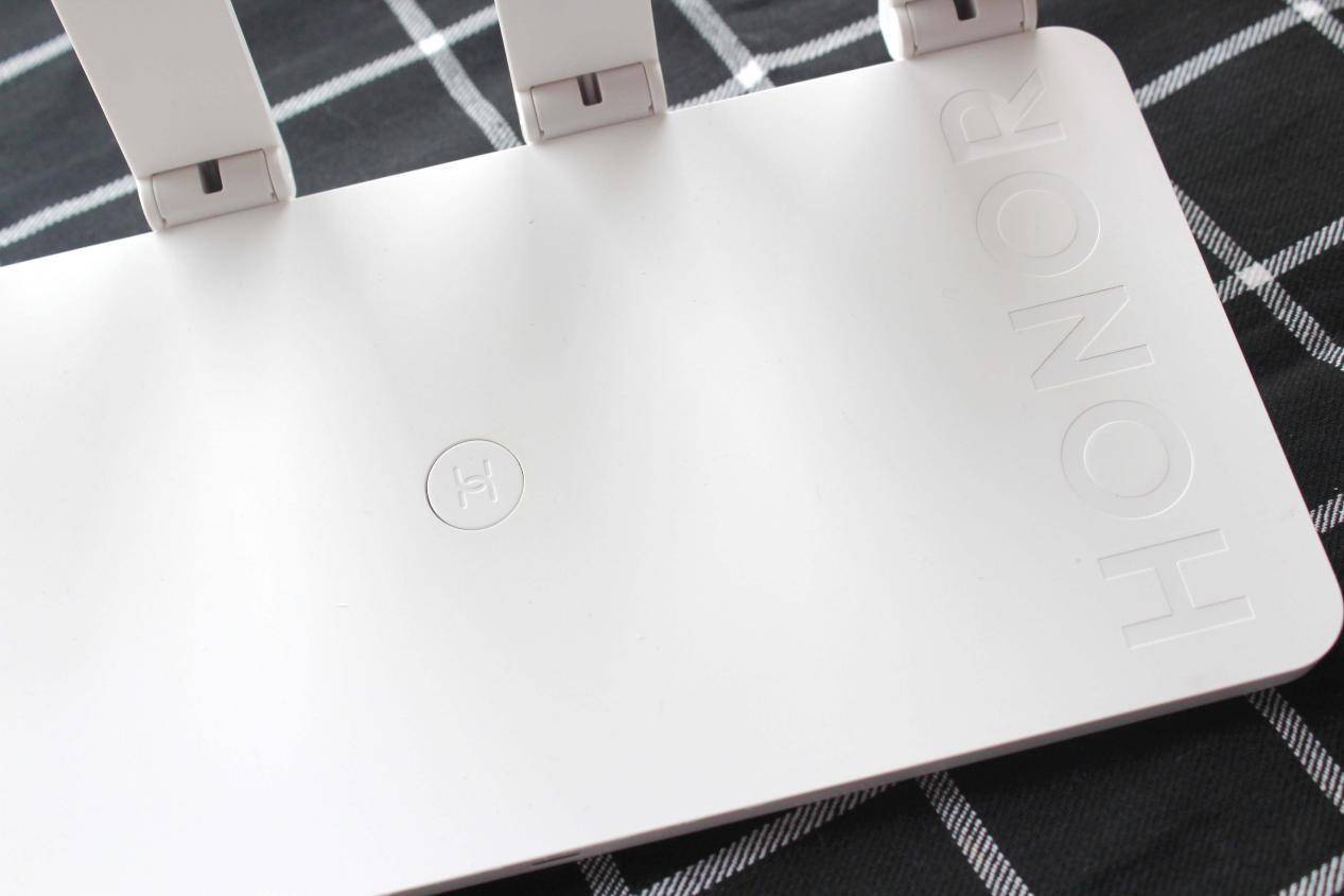 荣耀路由x3pro和小米路由4a千兆,荣耀x3路由器和小米4a区别