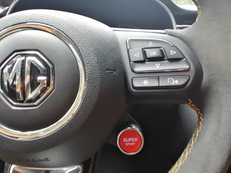 全新名爵mg6赛道试驾视频,名爵mg6pro下赛道