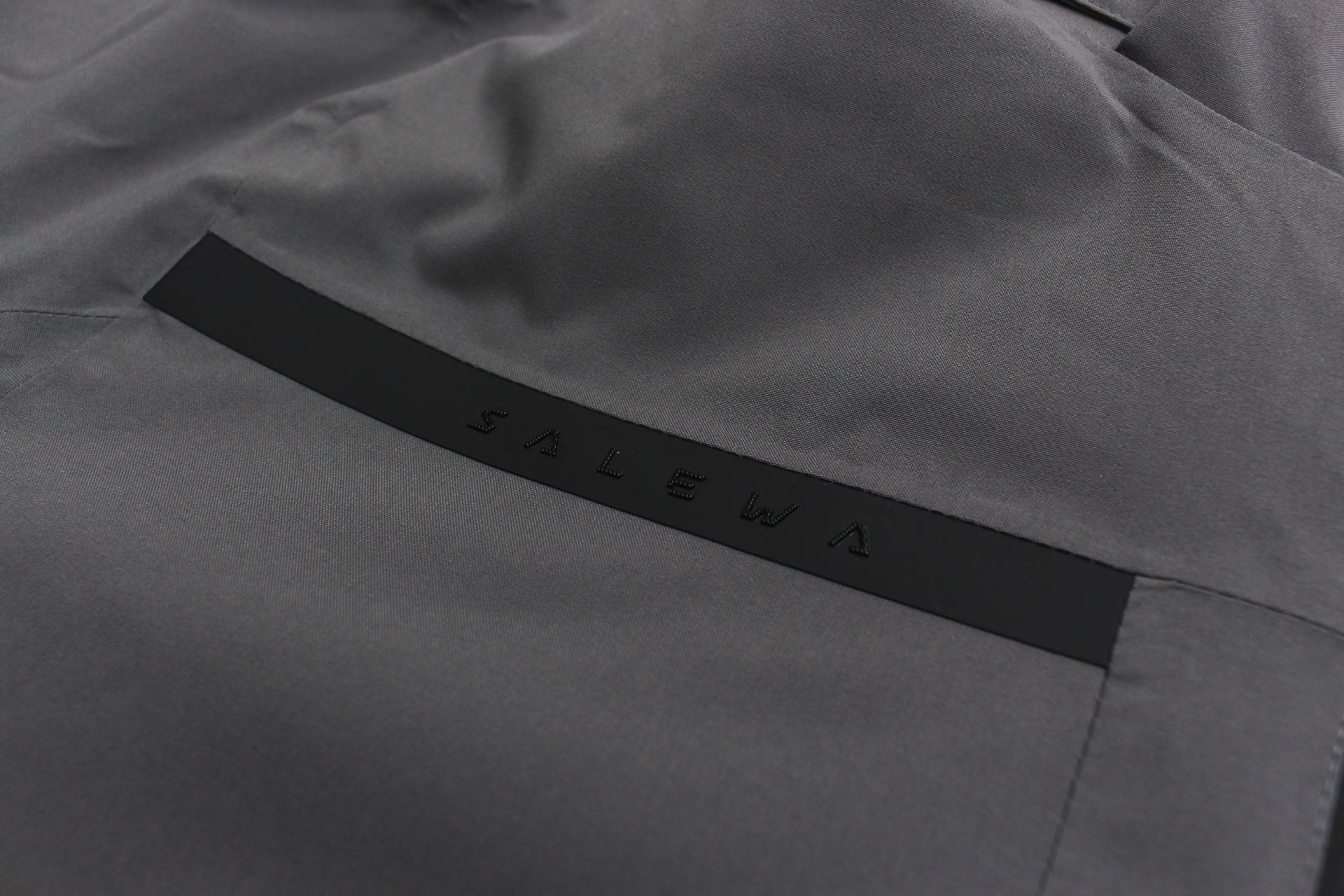 好看又好穿的冲锋衣测评,适合日常穿的户外冲锋衣