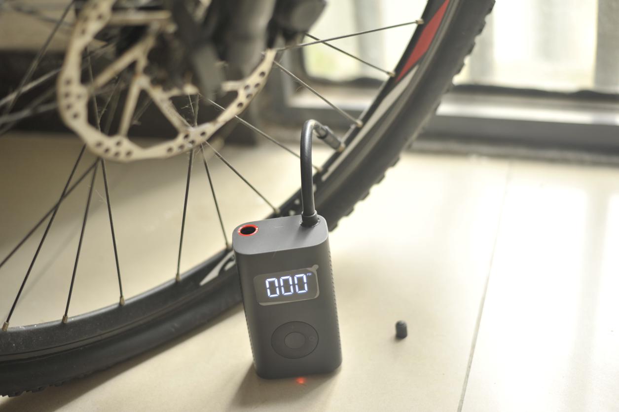 米家车用充气机,有车一族神器有哪些