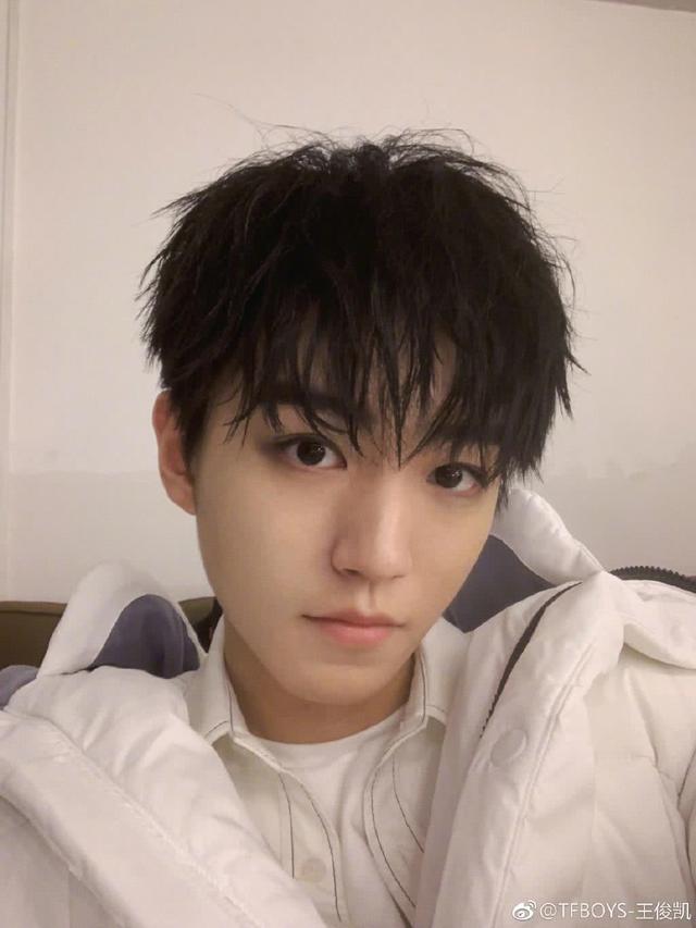 送给渣男渣女大波浪啥意思,渣男锡纸烫渣女大波浪原视频