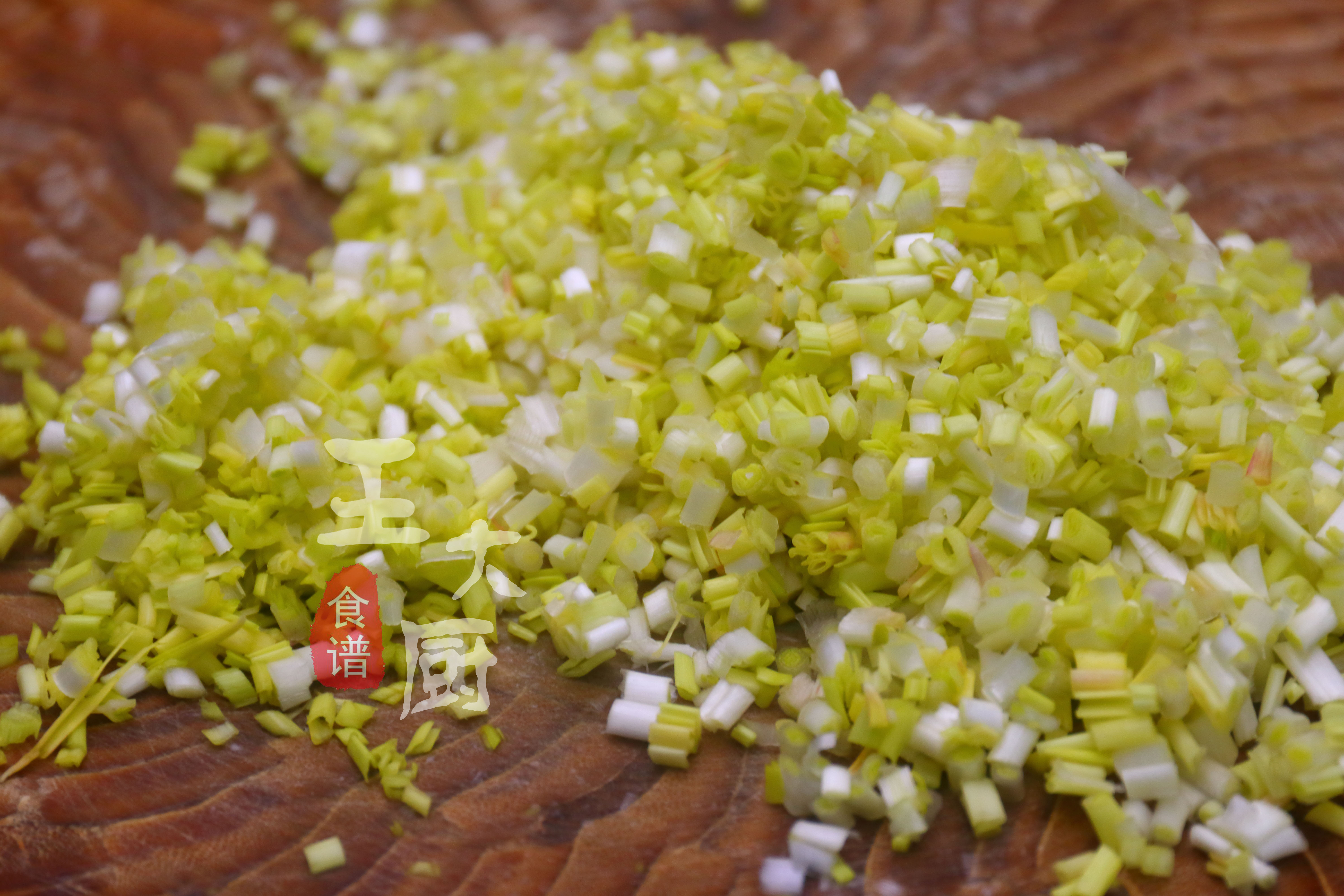 蒜苗包饺子的做法大全,羊肉蒜苗蒸饺馅怎么调最好吃