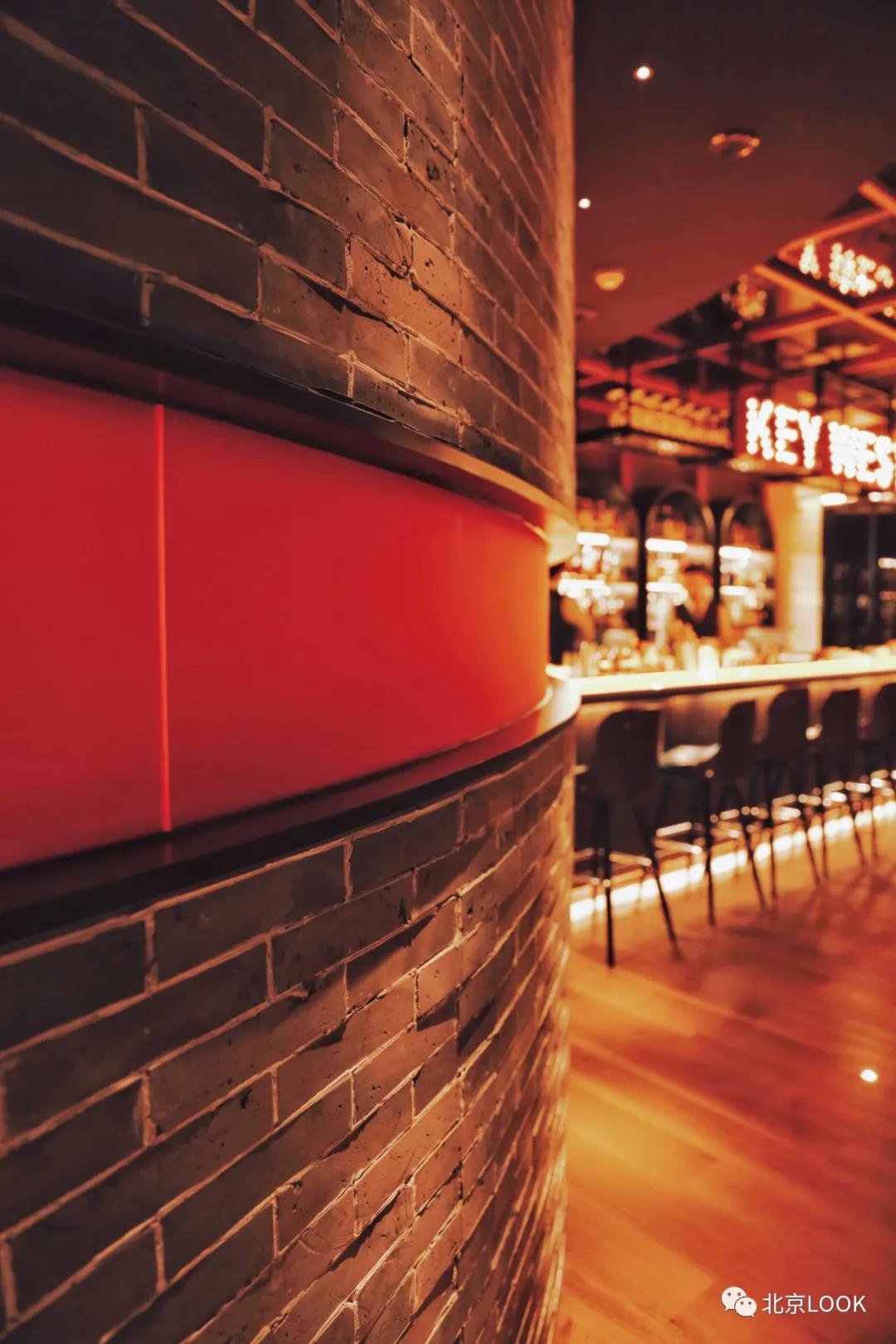 国贸旁边的楼顶酒吧,国贸下的酒