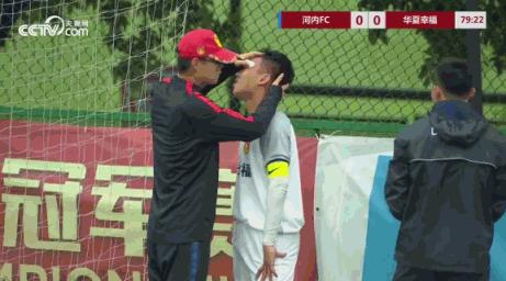 韦世豪从被骂到全场呼喊,韦世豪从被骂到全场欢呼