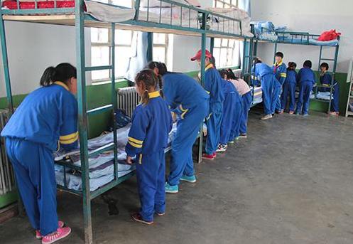 孩子送寄宿学校哭怎么办,孩子送去寄宿学校会后悔吗