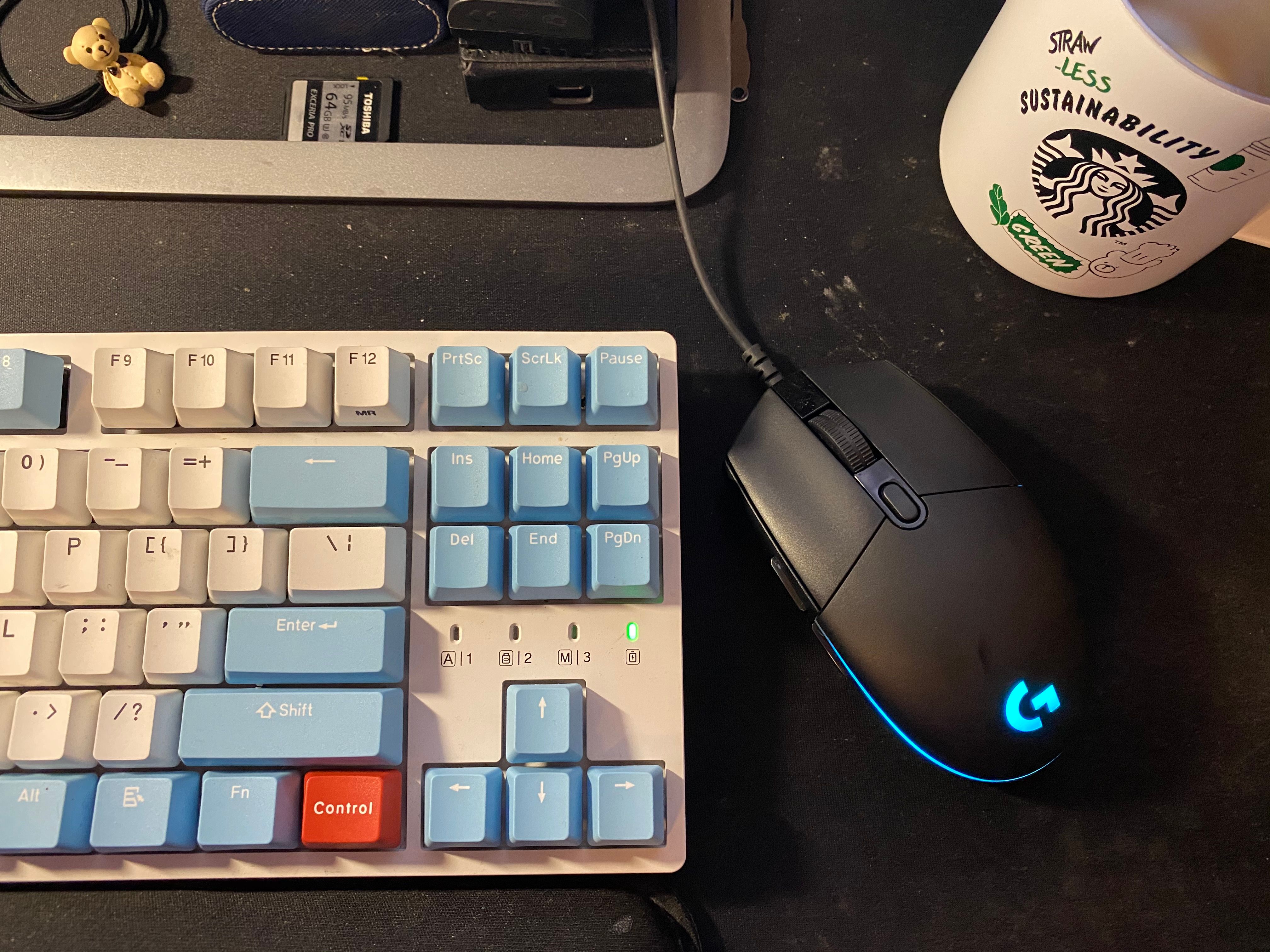 罗技G102电竞鼠标优点跟缺点,罗技g102是大鼠标还是小鼠标