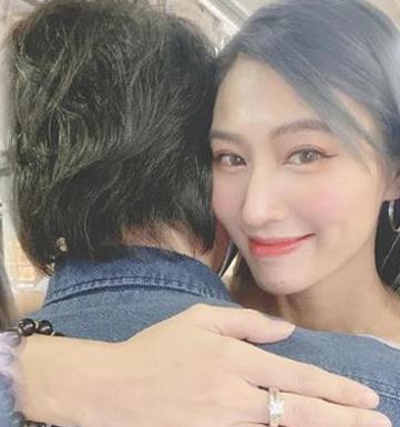 38岁香港女艺人宣布怀孕,41岁台湾女星宣布怀孕喜讯