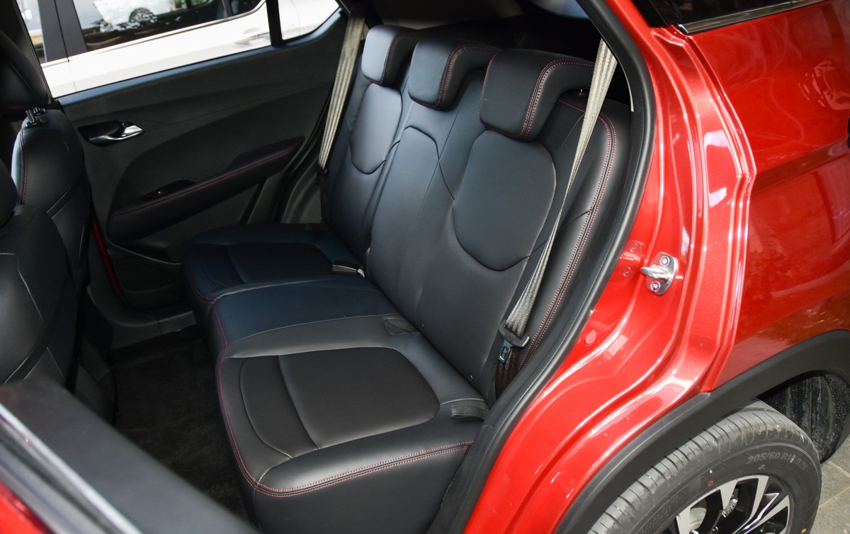 这款小型suv才是实用主义信赖首选,13万元预算买这款suv很靠谱