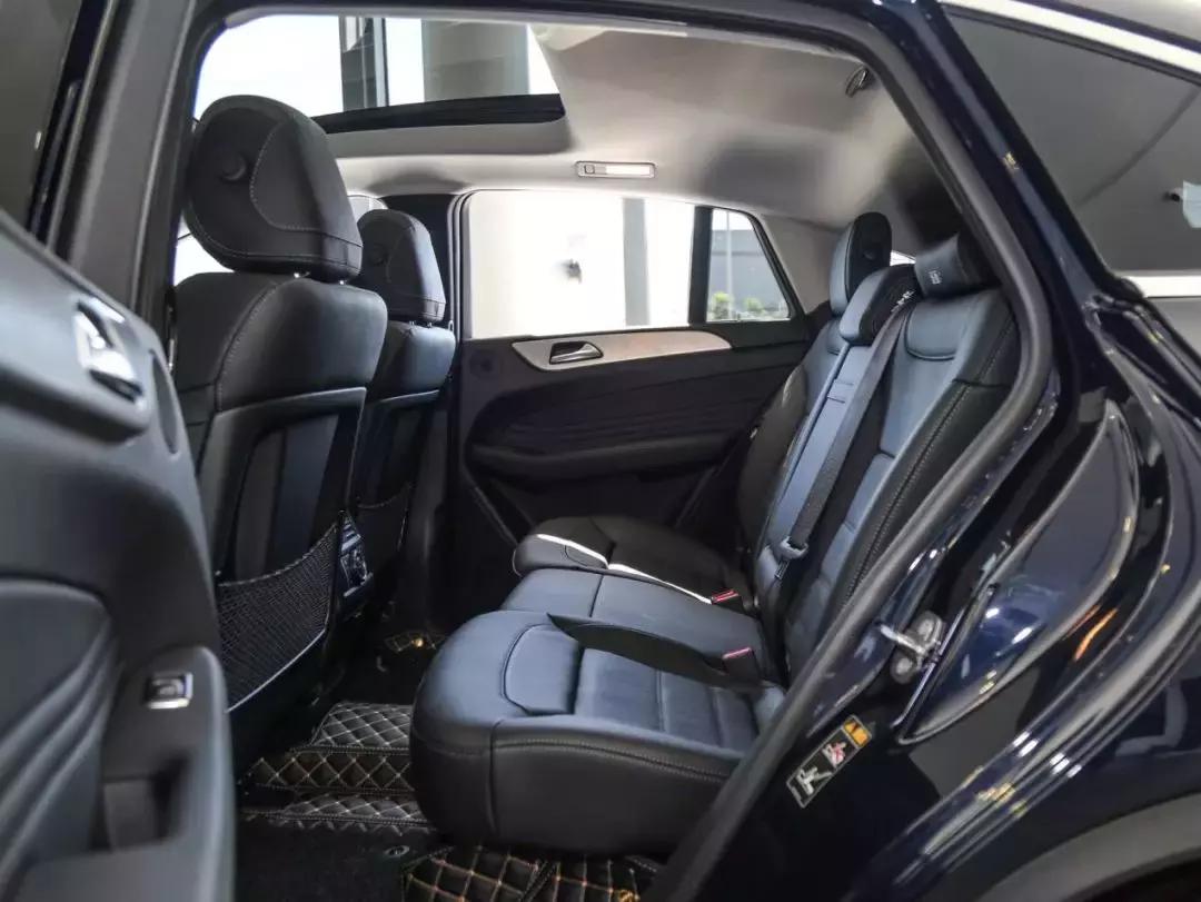 gle400轿跑suv试驾评测,奔驰gle400ecoupe