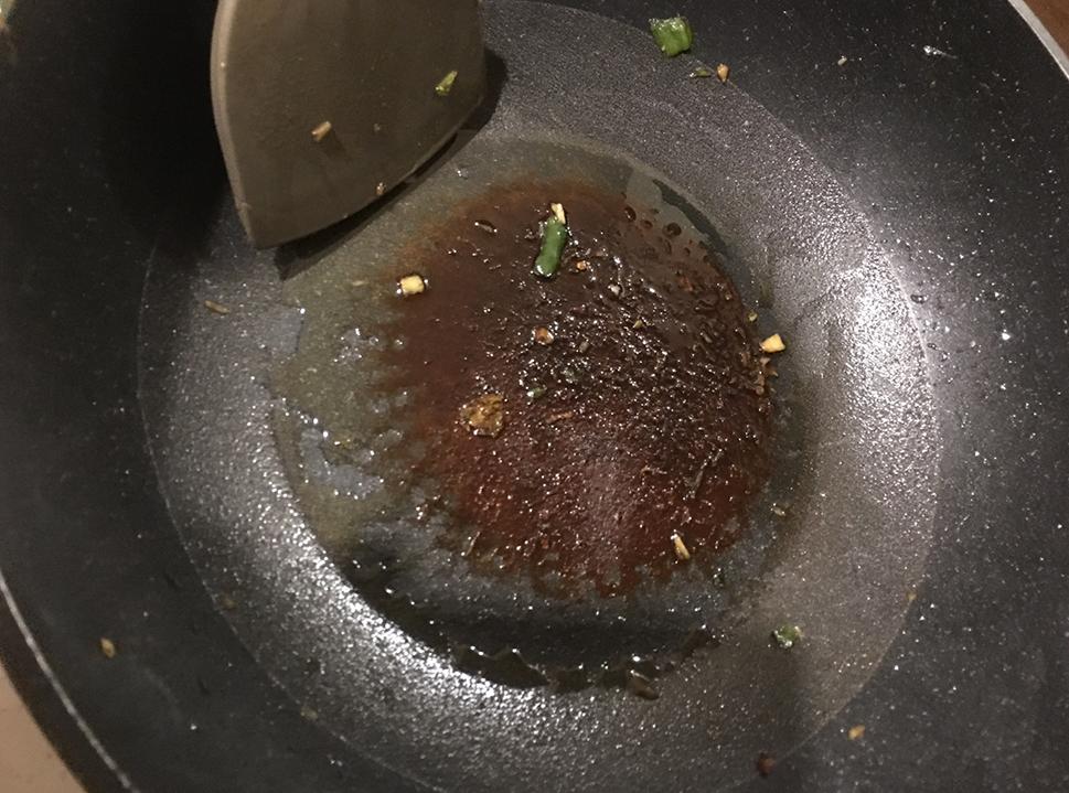 为什么不粘锅用了两次,为啥不粘锅用几次就糊