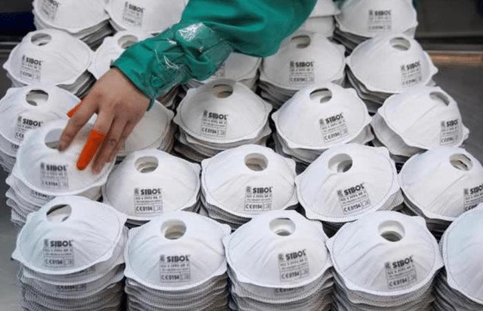 呼吸机堆满仓库美国网友传医生拍视频揭露美国新冠感染数据造假