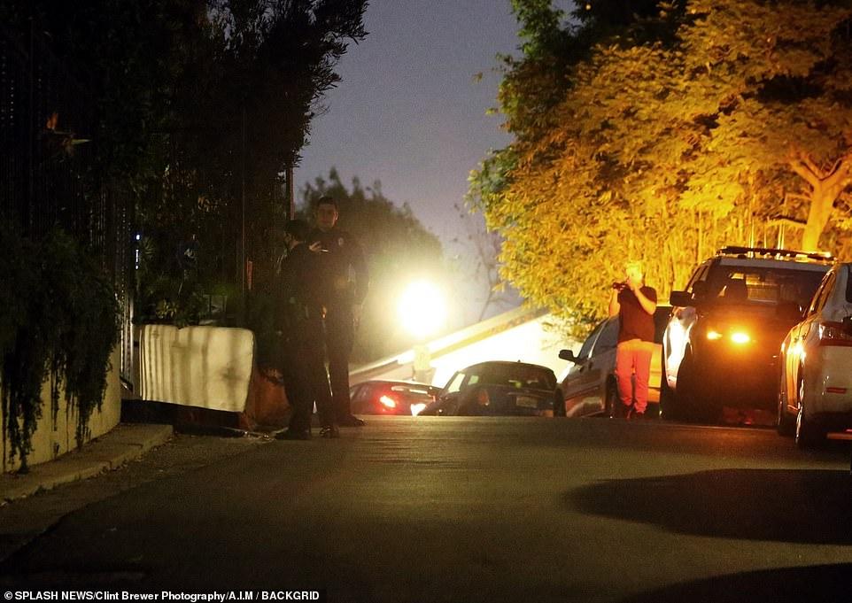 凉了！好莱坞巨星诱奸虐待11人，警察包围豪宅，被业界彻底抛弃