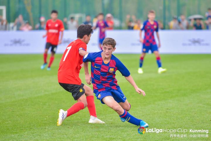 西班牙和德国足球青训哪个好,西班牙跟中国对比