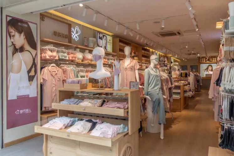 大刀阔斧，走出“第二曲线”，都市丽人逆流而上的底气在哪？