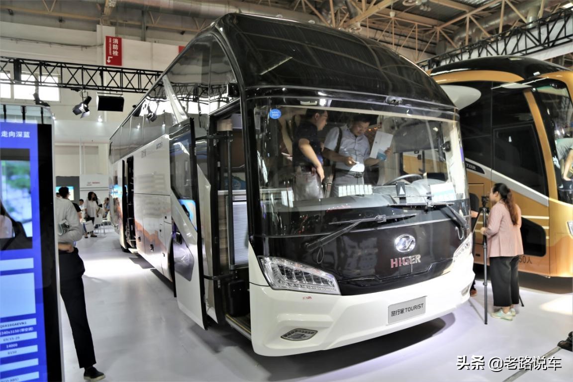 海格6127旅行家客车豪华版,海格旅游大巴