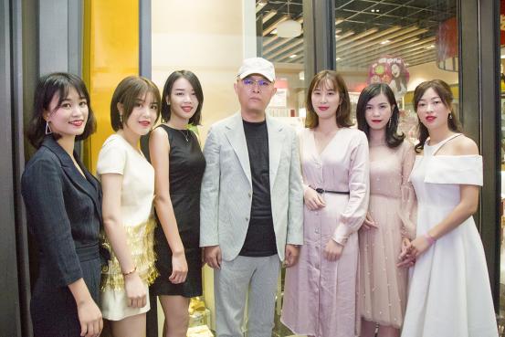 兰希黎直播怎样发对话,兰希黎和兰振是一家吗