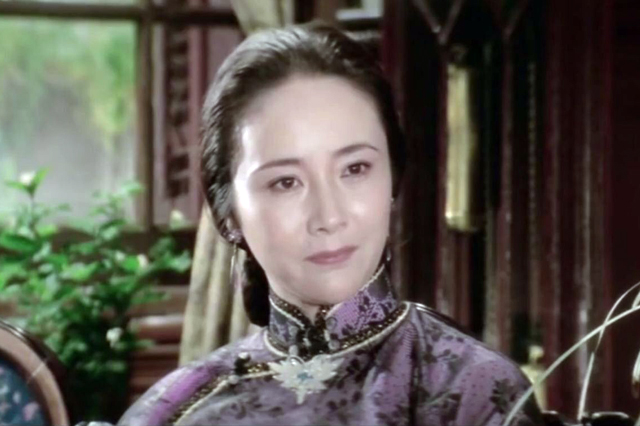 童自荣和他的老同学除了美女顾永菲和张明子还有教出马伊琍的他